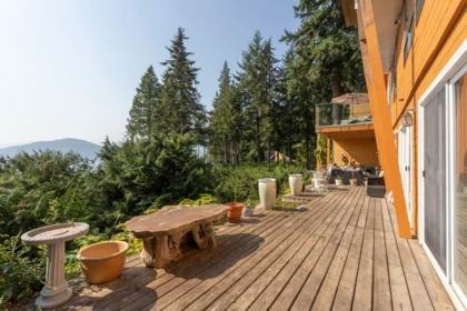 Garden / Landscaping Photo of 270 Mountain Drive, Lions Bay, BC