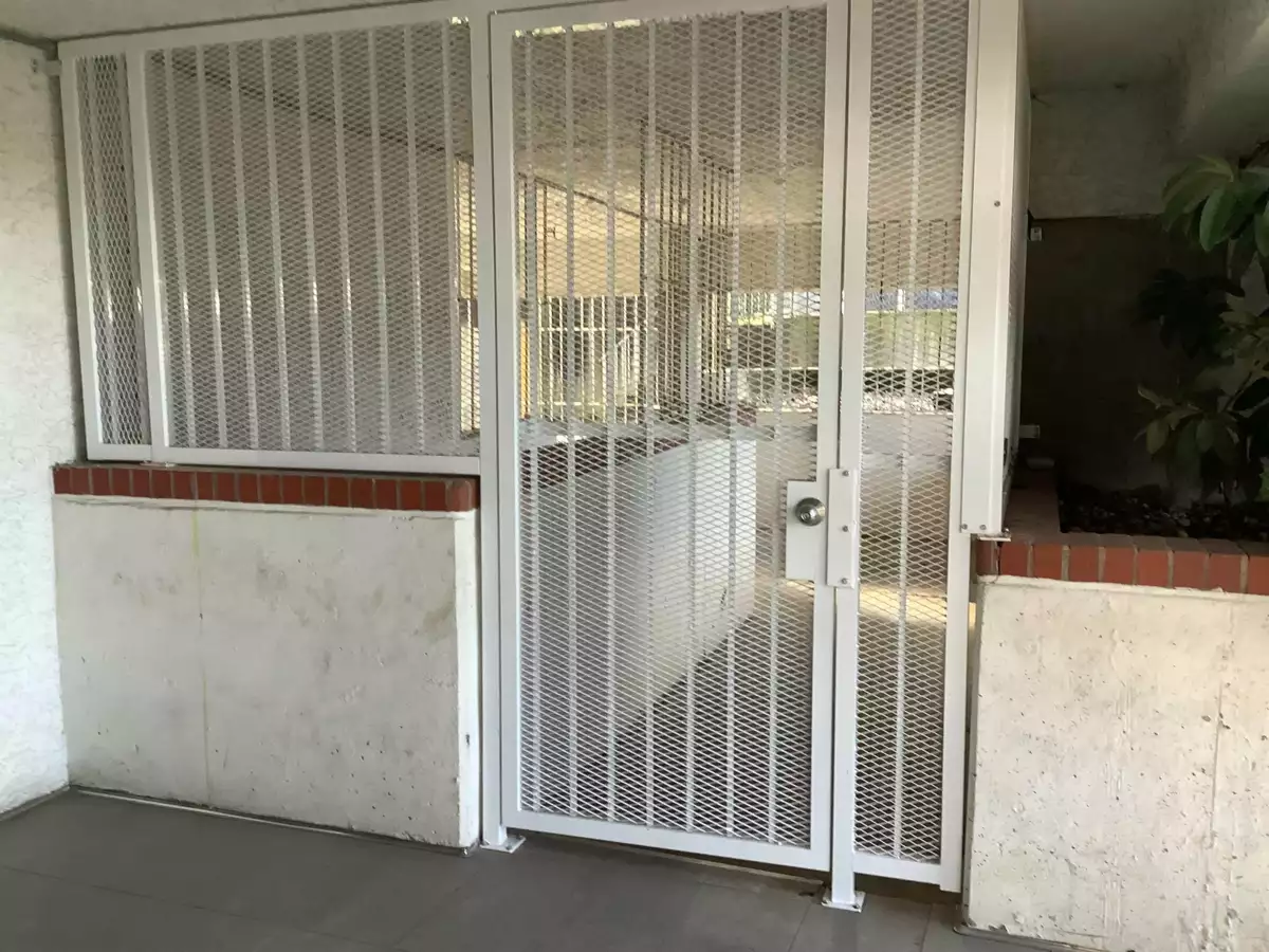 Breakfast Nook Photo of 301 16 Lakewood Drive, Vancouver, BC