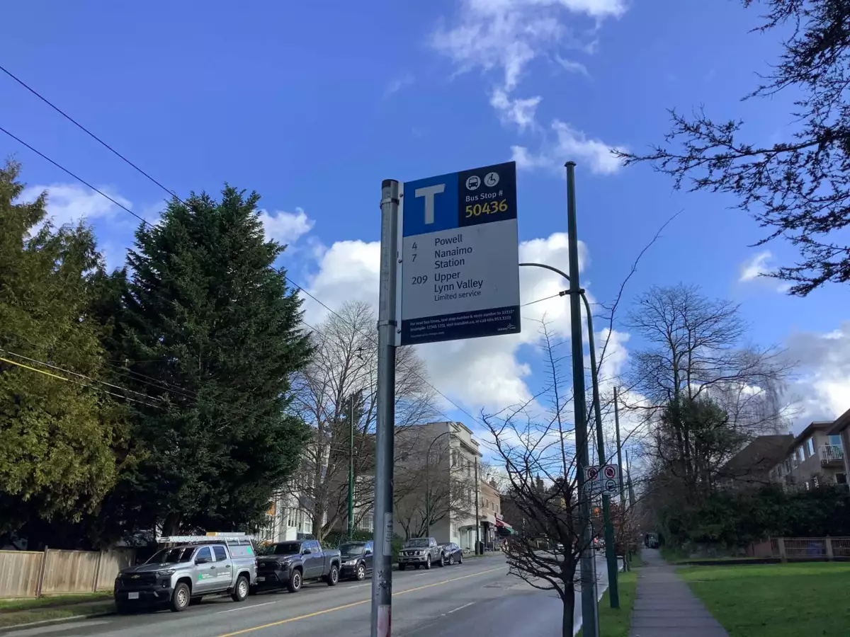 Kitchen Island Photo of 301 16 Lakewood Drive, Vancouver, BC
