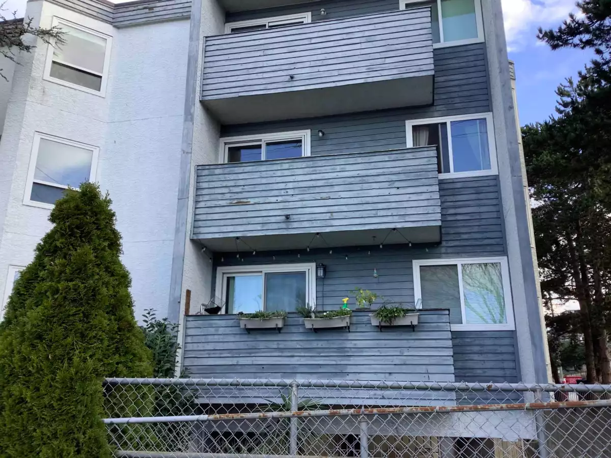 Primary Bathroom Photo of 301 16 Lakewood Drive, Vancouver, BC