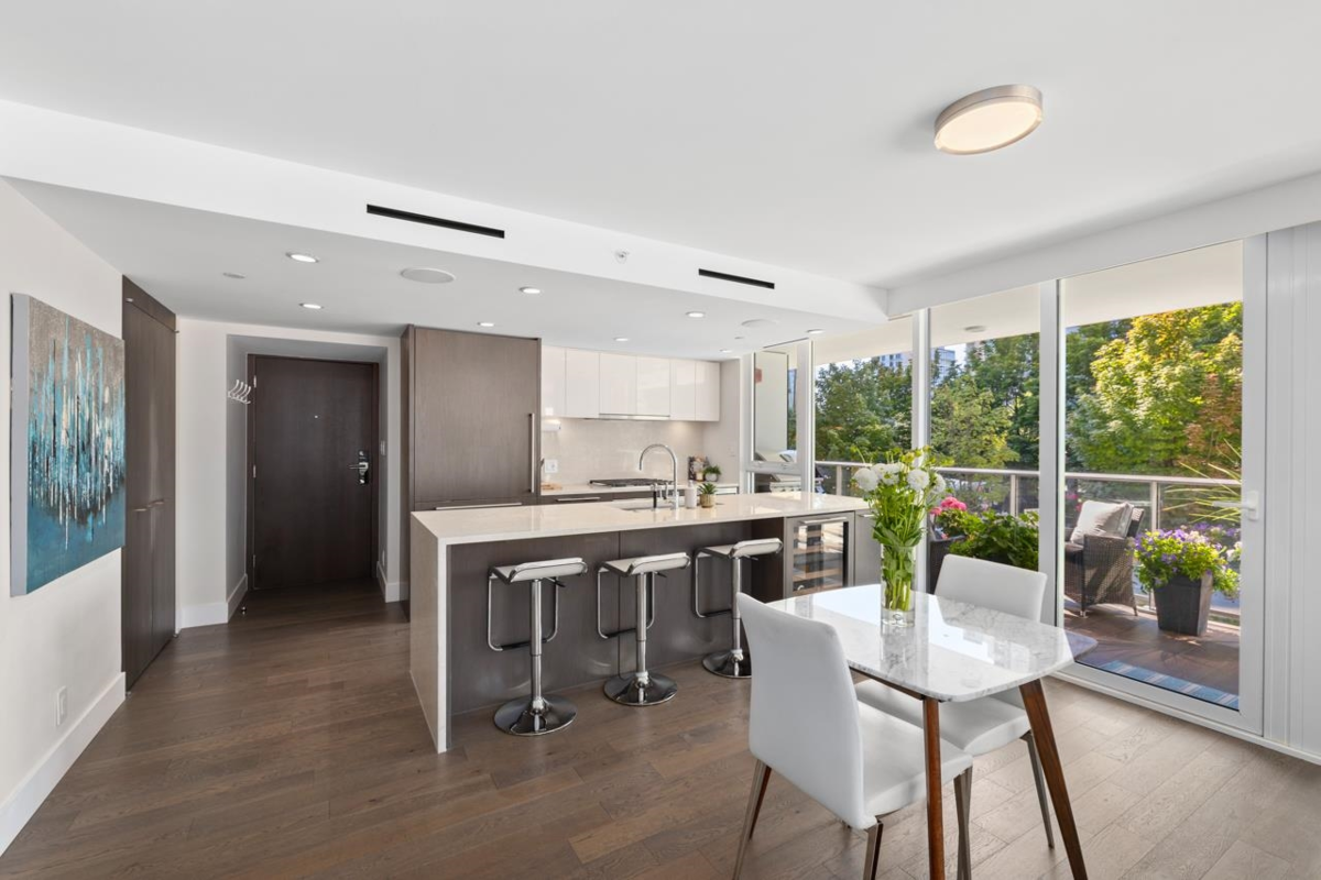 Breakfast Nook Photo of 201 499 Pacific Street, Vancouver, BC