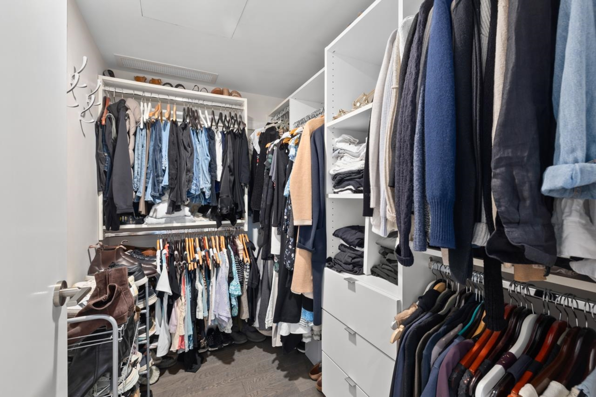 Loft / Bonus Room Photo of 201 499 Pacific Street, Vancouver, BC