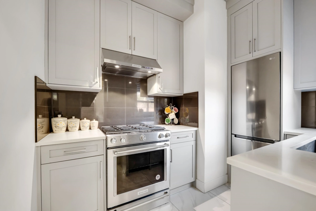 Walk-In Closet Photo of 39404 Cardinal Drive, Squamish, BC