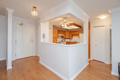 Guest Bathroom Photo of 237 2451 Gladwin Rd Road, Abbotsford, BC