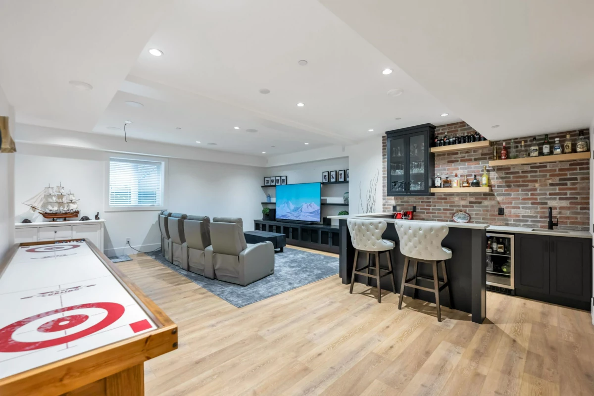 Front Yard Photo of 1038 Stevens Street, White Rock, BC