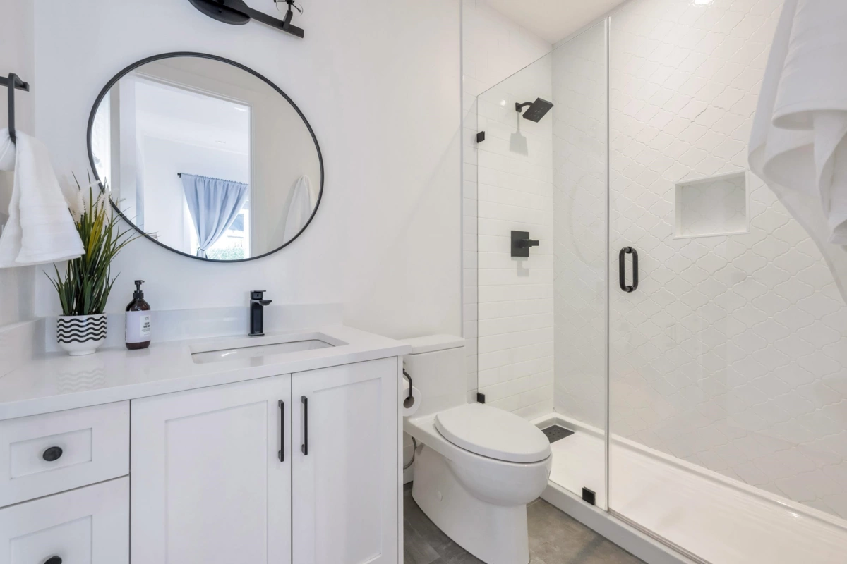 Hallway Photo of 1038 Stevens Street, White Rock, BC