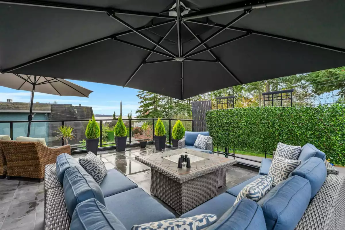 Outdoor Deck Photo of 1038 Stevens Street, White Rock, BC