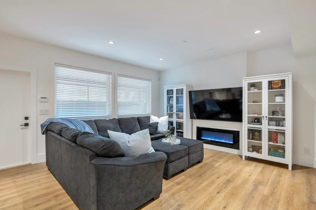 Swimming Pool Photo of 1038 Stevens Street, White Rock, BC