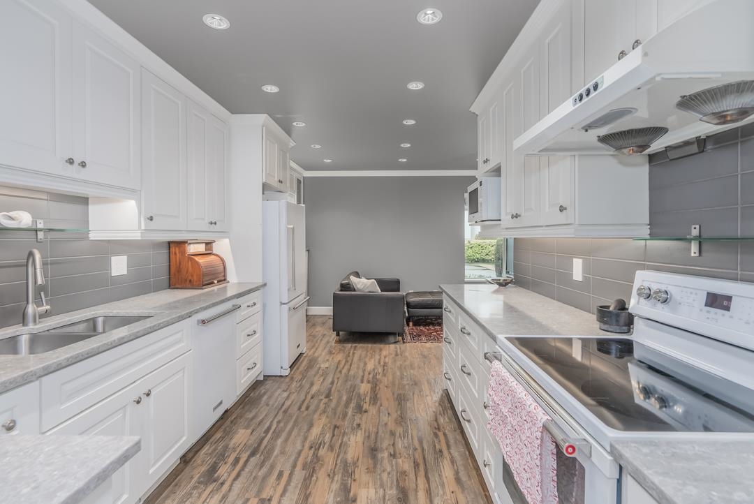 Walk-In Closet Photo of 31 12331 Phoenix Drive, Richmond, BC