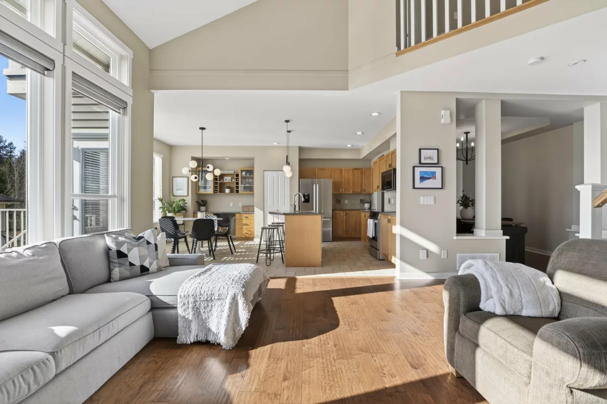 Breakfast Nook Photo of 4 Hickory Drive, Port Moody, BC