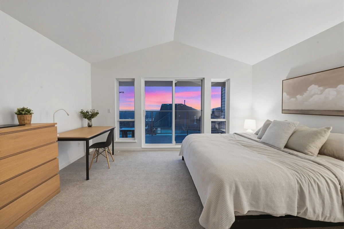 Hallway Photo of 4 Hickory Drive, Port Moody, BC