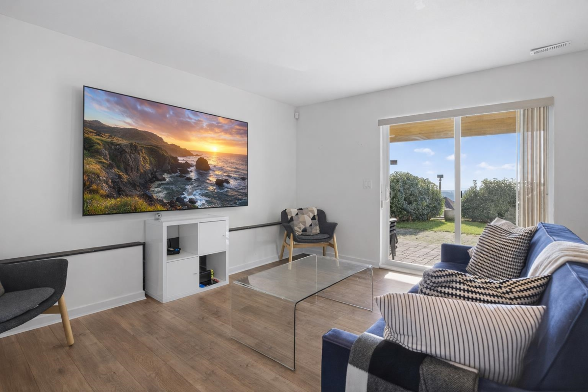 Outdoor Kitchen Photo of 4 Hickory Drive, Port Moody, BC