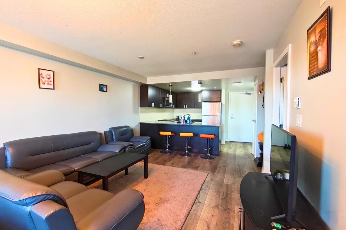 Dining Area Photo of 319 7511 120 Street, Delta, BC