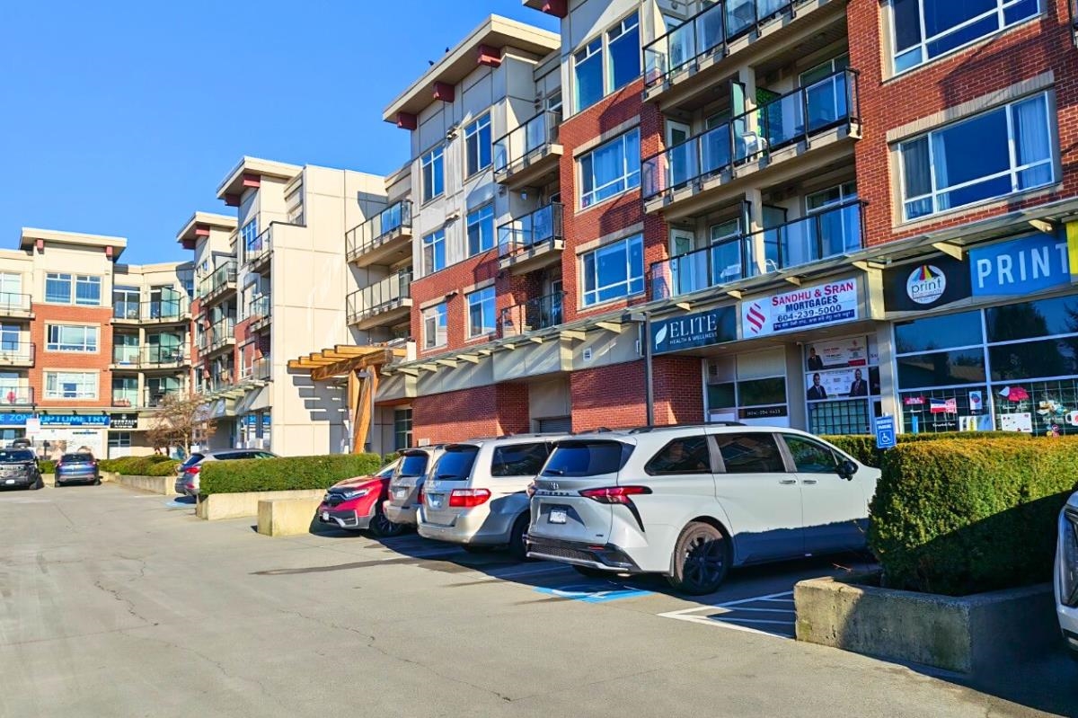 Garden / Landscaping Photo of 319 7511 120 Street, Delta, BC