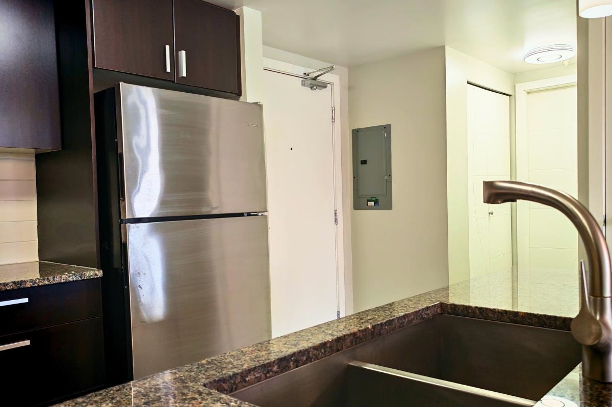 Walk-In Closet Photo of 319 7511 120 Street, Delta, BC