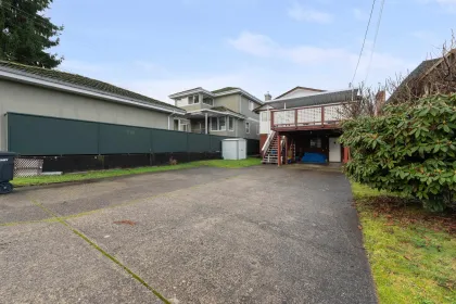 Front Yard Photo of 4240 Dundas Street, Burnaby, BC