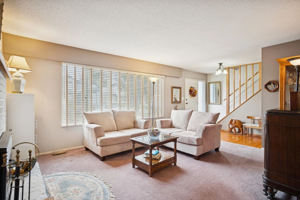 Dining Area Photo of 8264 14th Avenue, Burnaby, BC