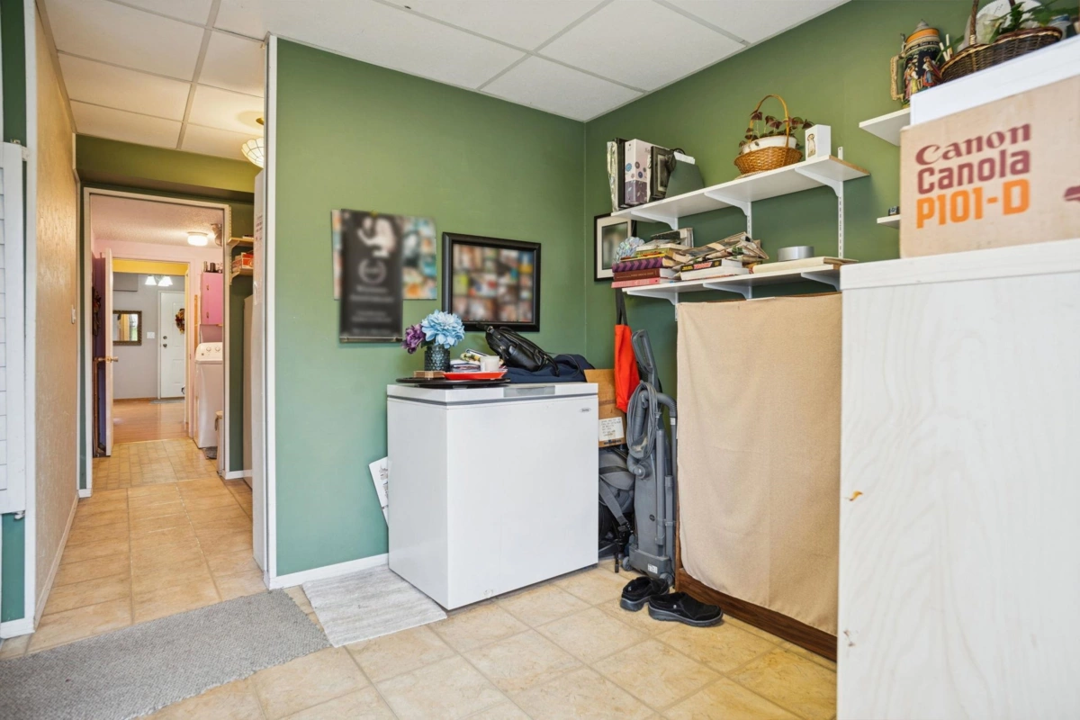 Entry Foyer Photo of 8264 14th Avenue, Burnaby, BC
