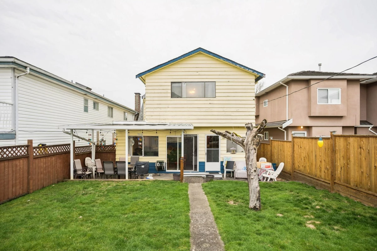 Front Yard Photo of 8264 14th Avenue, Burnaby, BC