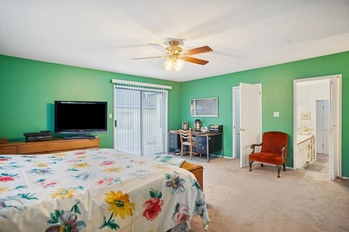 Guest Bathroom Photo of 8264 14th Avenue, Burnaby, BC