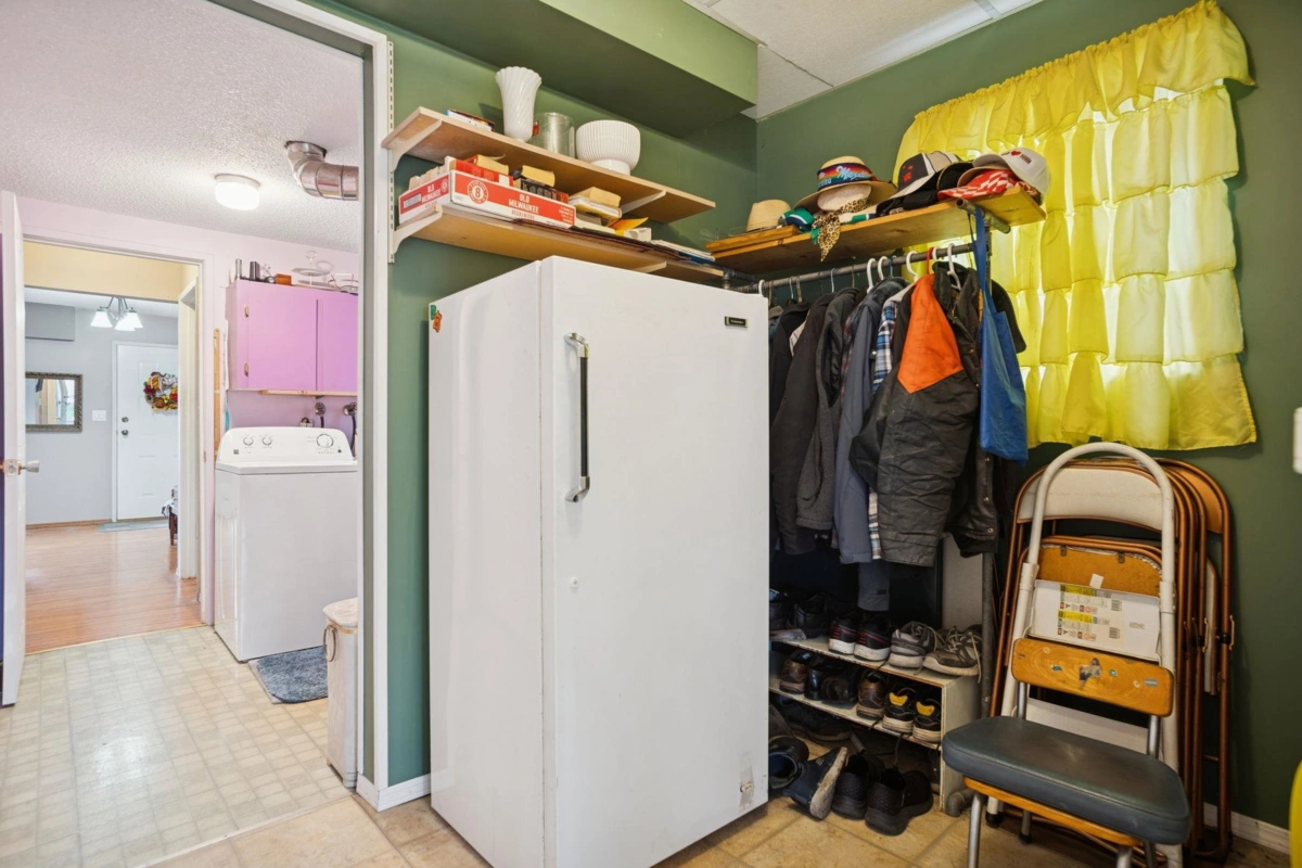 Hallway Photo of 8264 14th Avenue, Burnaby, BC