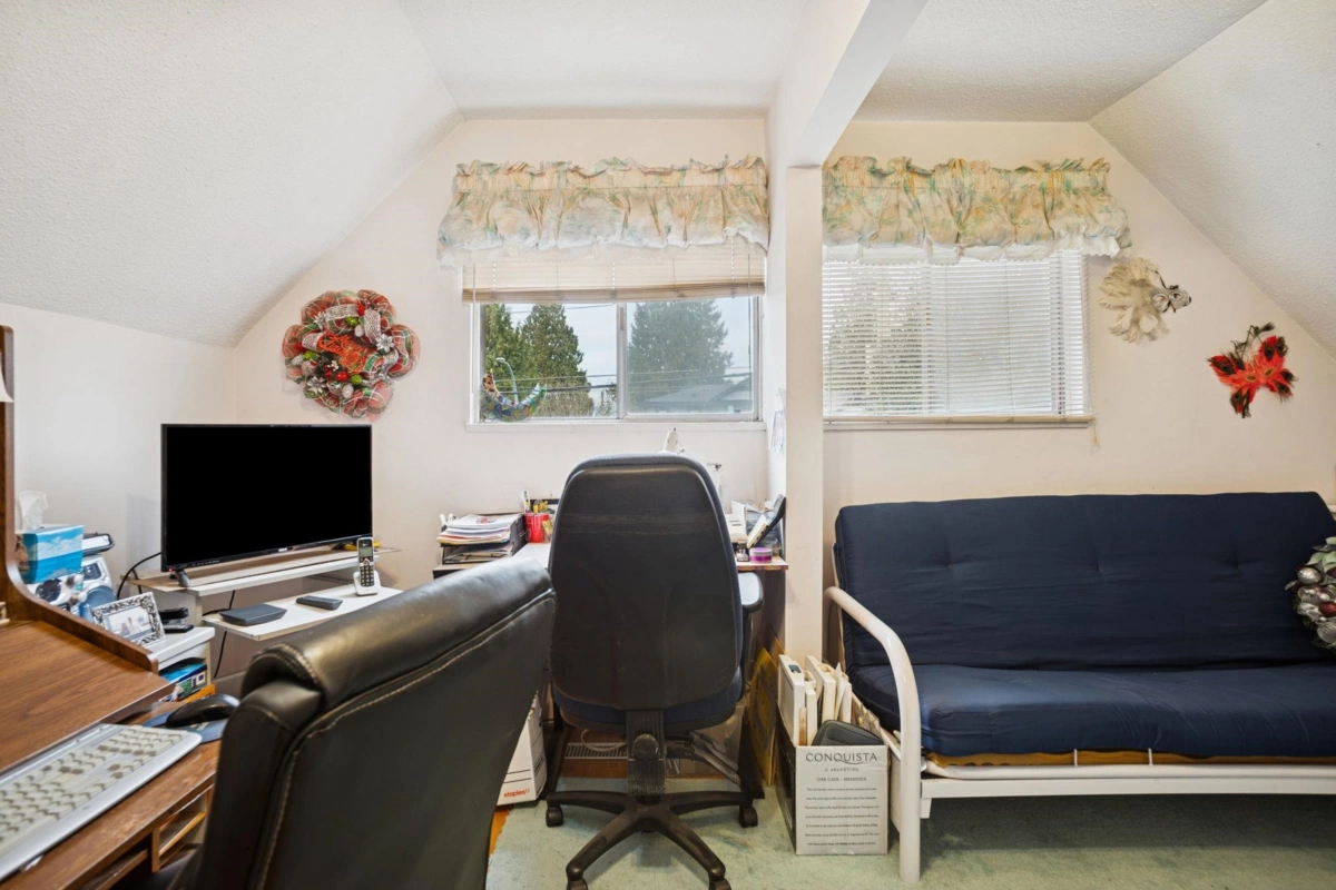 Laundry Room Photo of 8264 14th Avenue, Burnaby, BC