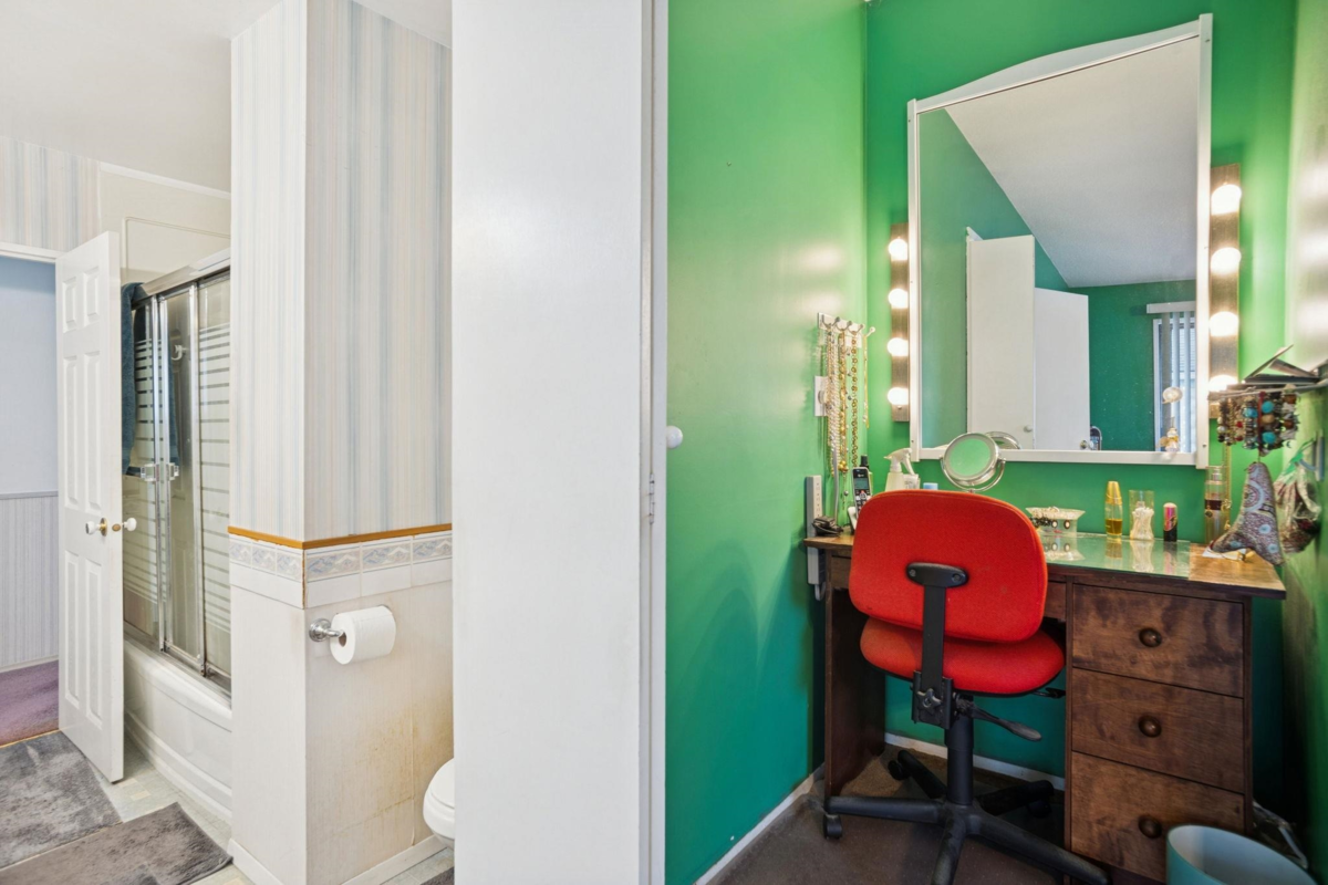 Office / Den Photo of 8264 14th Avenue, Burnaby, BC