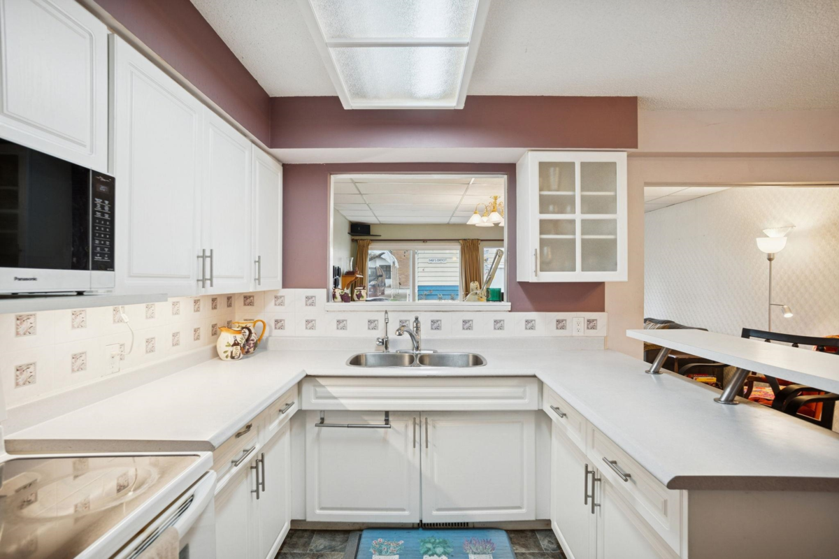 Primary Bedroom Photo of 8264 14th Avenue, Burnaby, BC