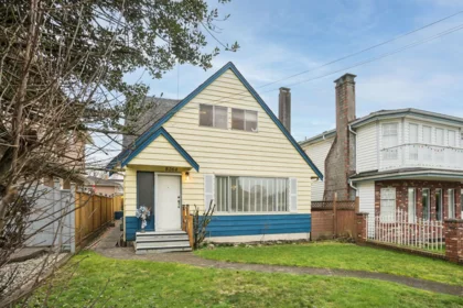 8264 14th Avenue, Burnaby, BC, East Burnaby — 3 bed single family residence for sale