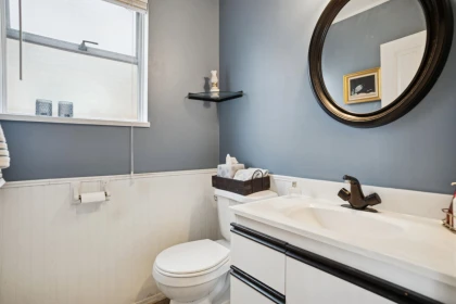 Mudroom Photo of 8264 14th Avenue, Burnaby, BC