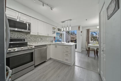 Breakfast Nook Photo of 4 12449 191 Street, Pitt Meadows, BC