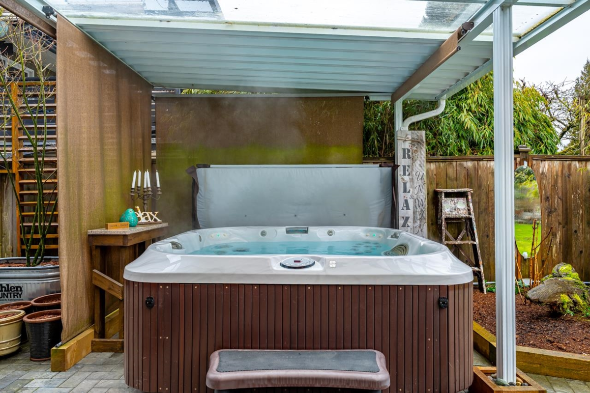 Backyard Photo of 18883 120 Avenue, Pitt Meadows, BC