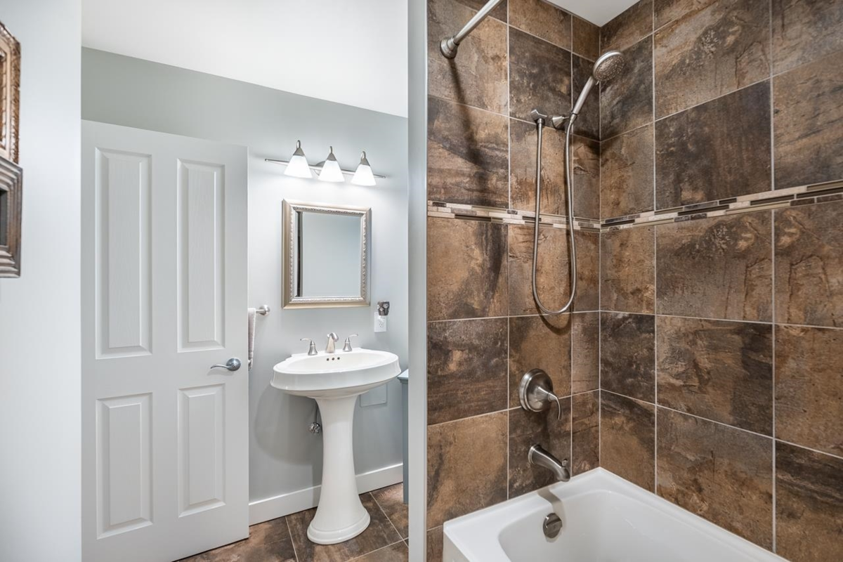 Entry Foyer Photo of 18883 120 Avenue, Pitt Meadows, BC