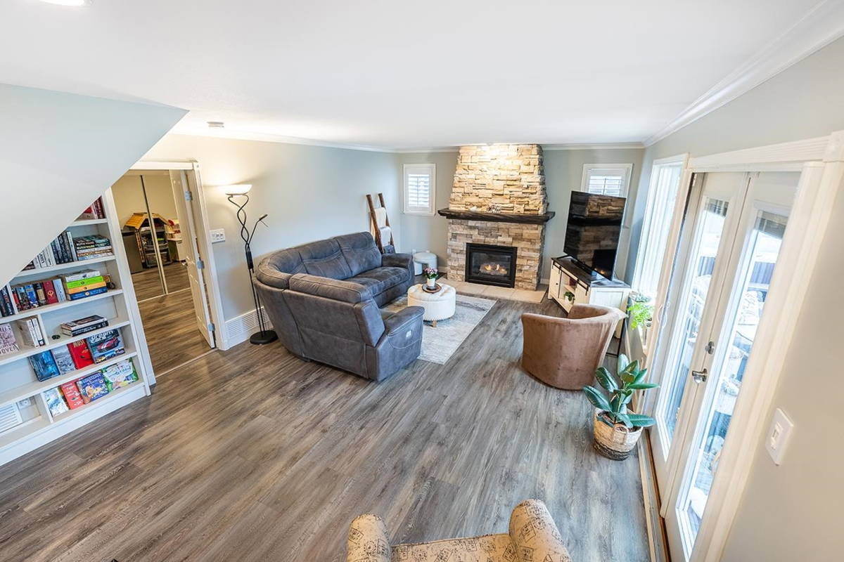 Guest Bathroom Photo of 18883 120 Avenue, Pitt Meadows, BC