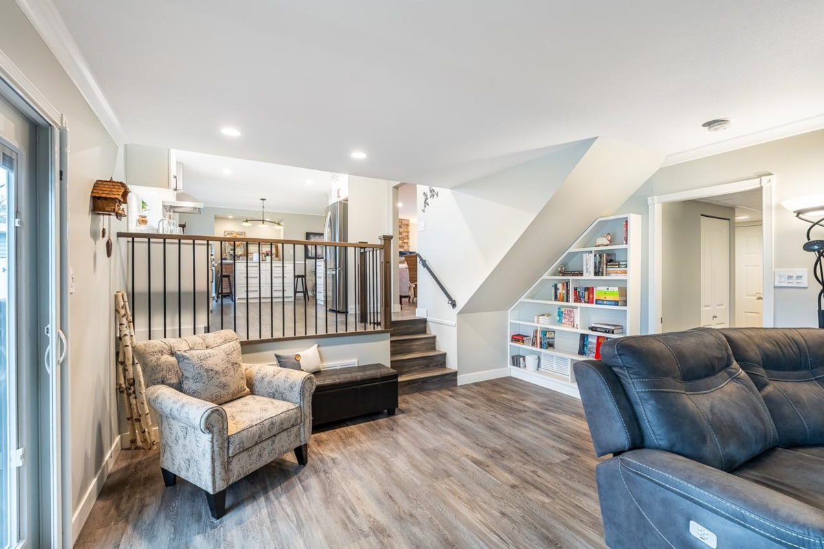 Powder Room Photo of 18883 120 Avenue, Pitt Meadows, BC