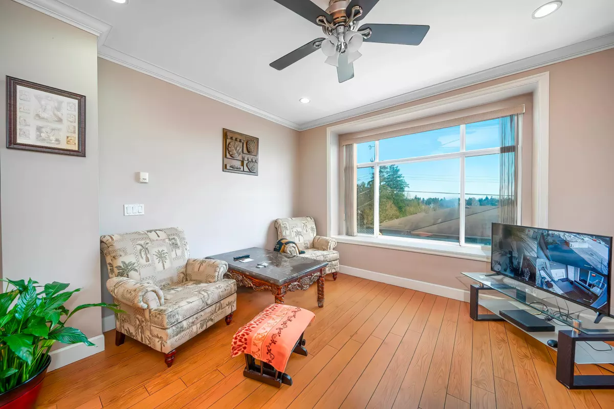 Breakfast Nook Photo of 7987 13th Avenue, Burnaby, BC