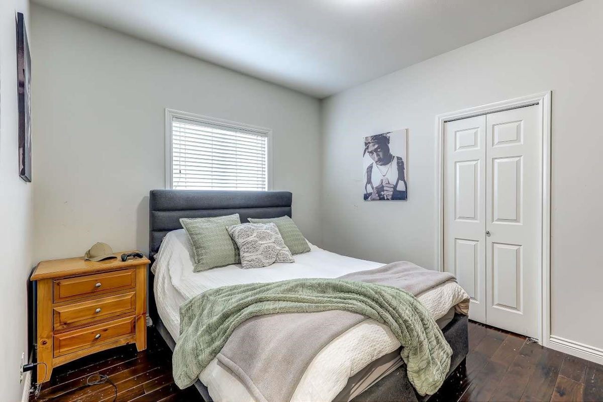Entry Foyer Photo of 6842 184th Street, Surrey, BC