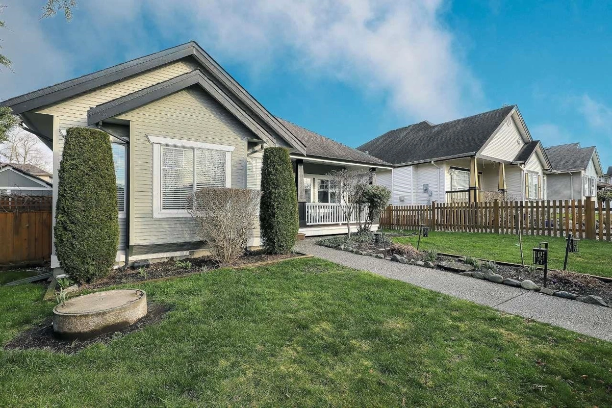 Hot Tub / Spa Photo of 6842 184th Street, Surrey, BC