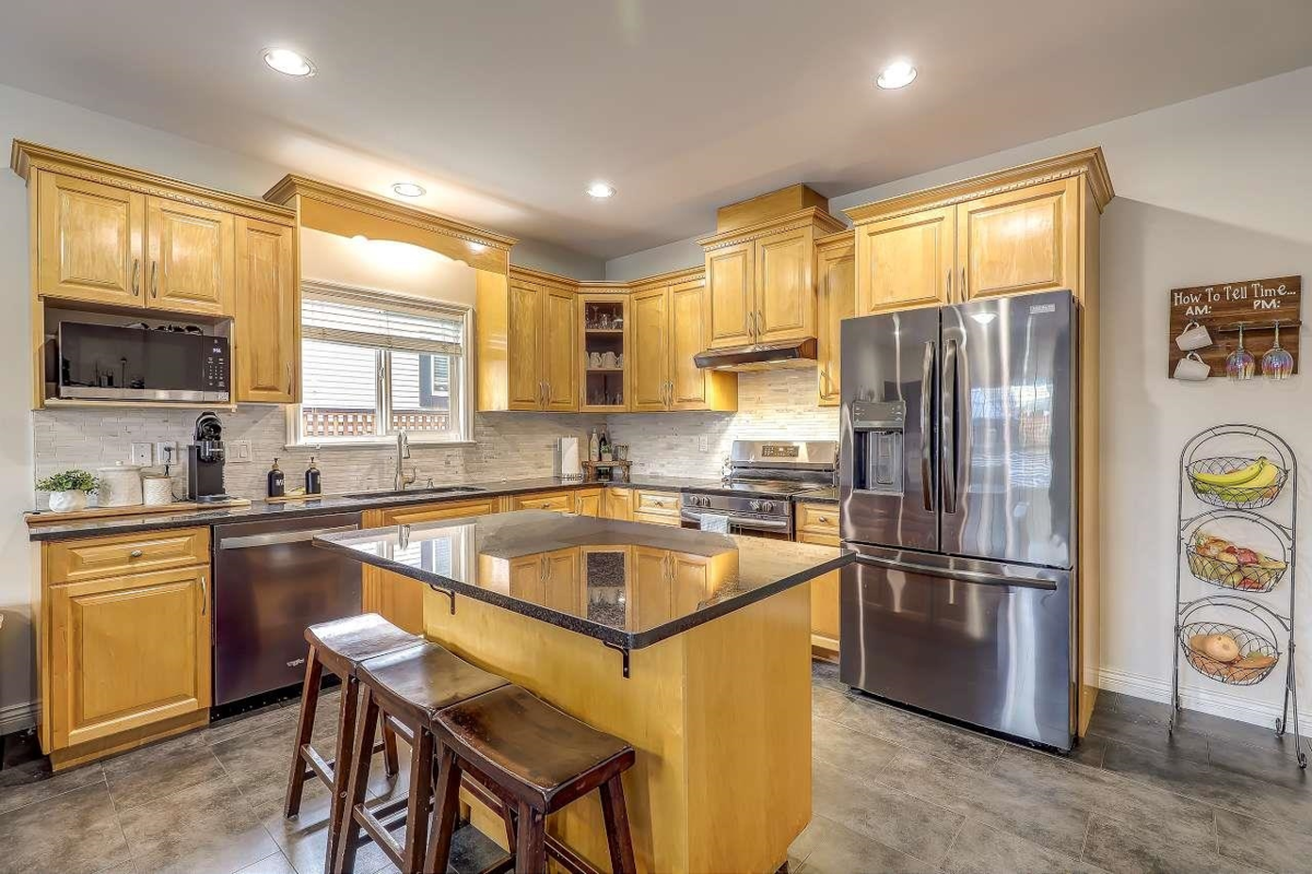 Powder Room Photo of 6842 184th Street, Surrey, BC