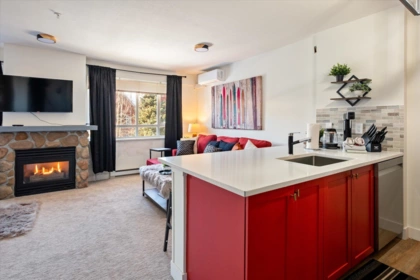 425 4314 Main Street, Whistler, BC, Whistler — Apartment/Condo for sale