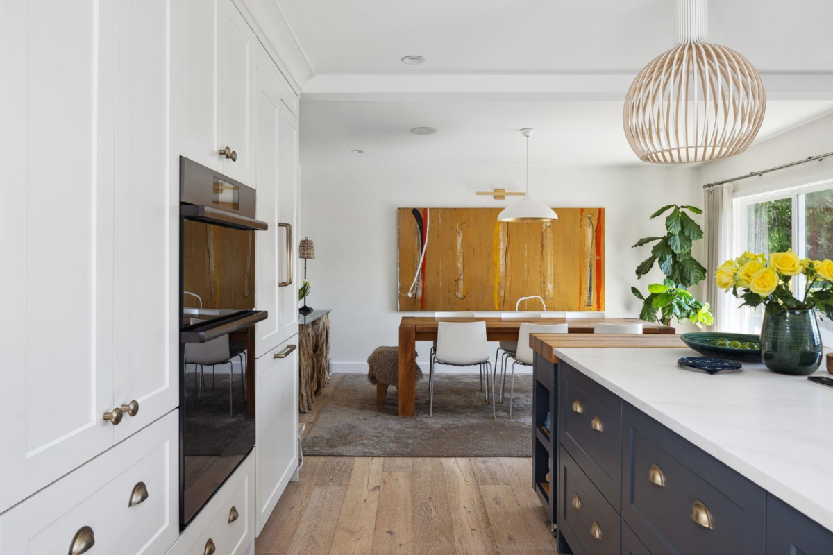 Breakfast Nook Photo of 4445 Stone Court, West Vancouver, BC