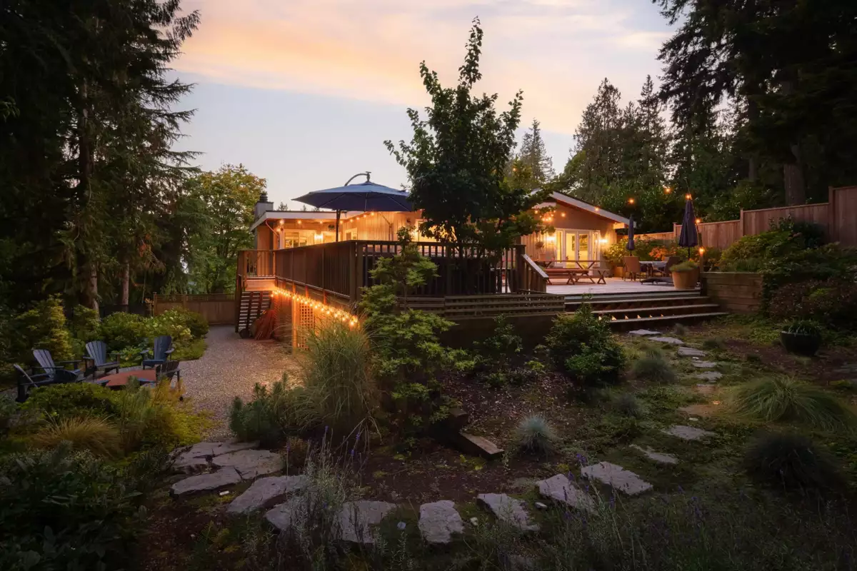 Swimming Pool Photo of 4445 Stone Court, West Vancouver, BC
