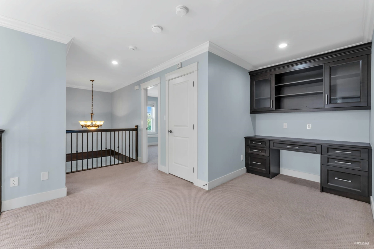 Laundry Room Photo of 21019 80b Avenue, Langley, BC