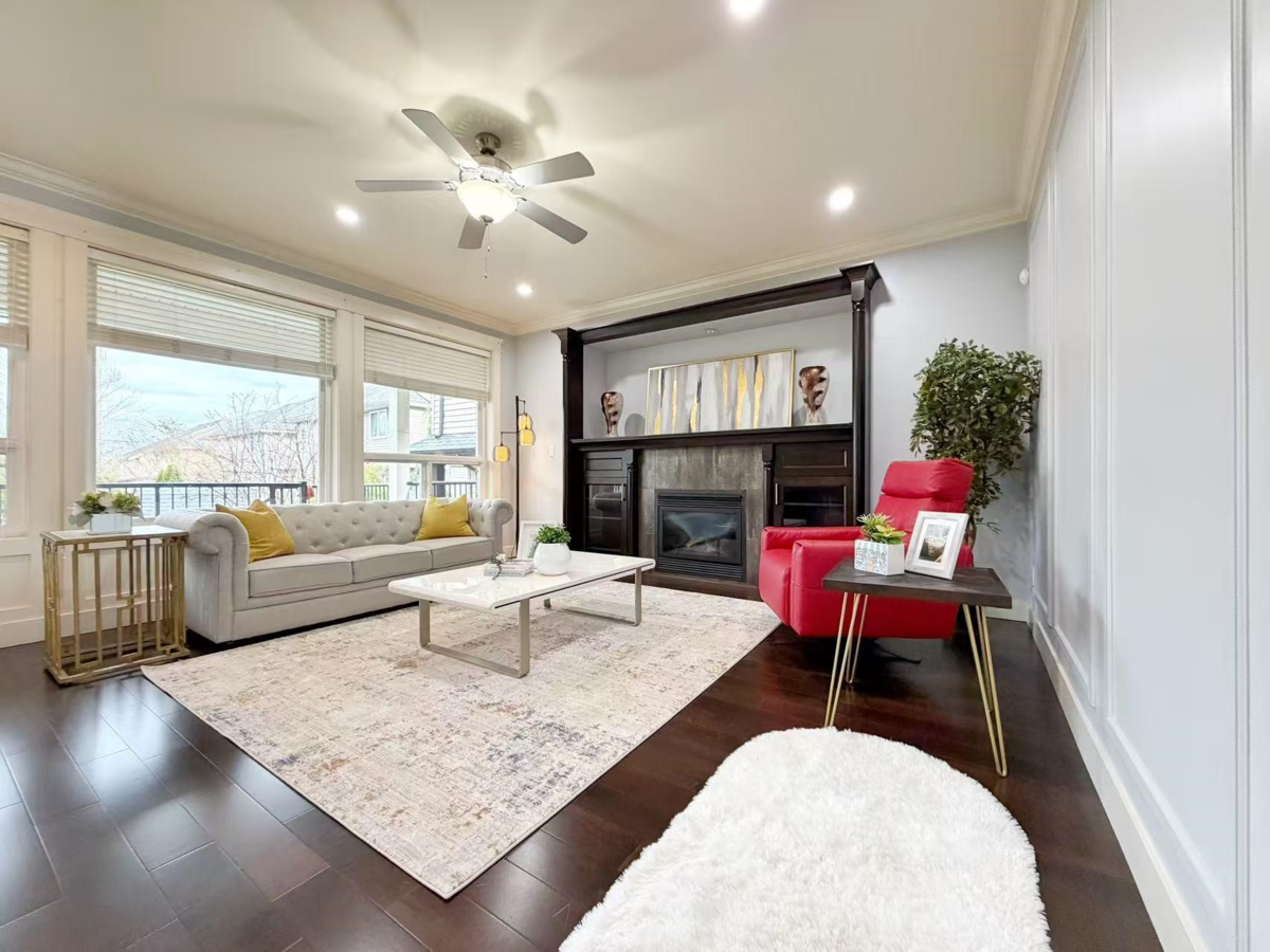 Walk-In Closet Photo of 21019 80b Avenue, Langley, BC