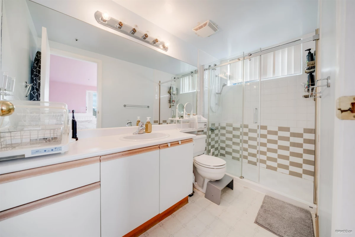 Bedroom 3 Photo of 301 7700 Gilbert Road, Richmond, BC