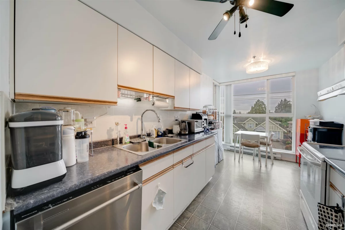 Kitchen Island Photo of 301 7700 Gilbert Road, Richmond, BC