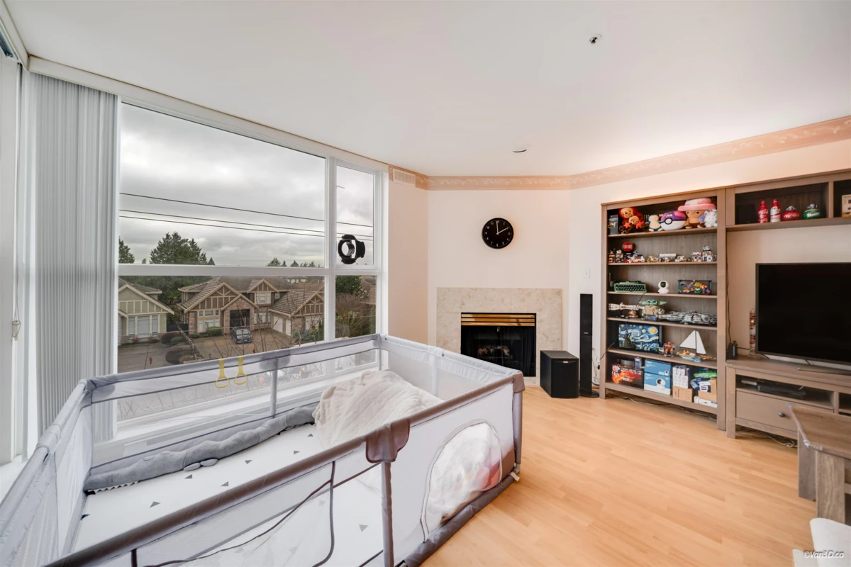 Kitchen Photo of 301 7700 Gilbert Road, Richmond, BC