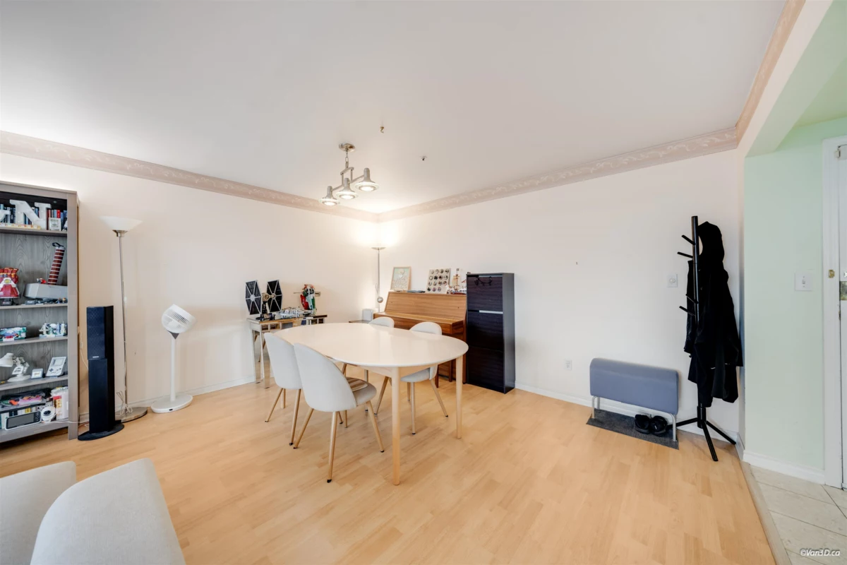 Mudroom Photo of 301 7700 Gilbert Road, Richmond, BC