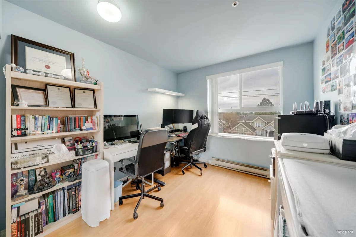 Powder Room Photo of 301 7700 Gilbert Road, Richmond, BC