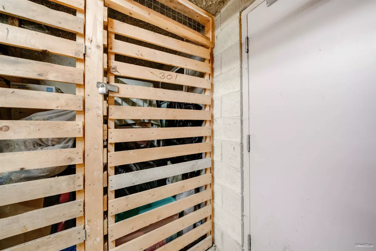 Primary Bathroom Photo of 301 7700 Gilbert Road, Richmond, BC